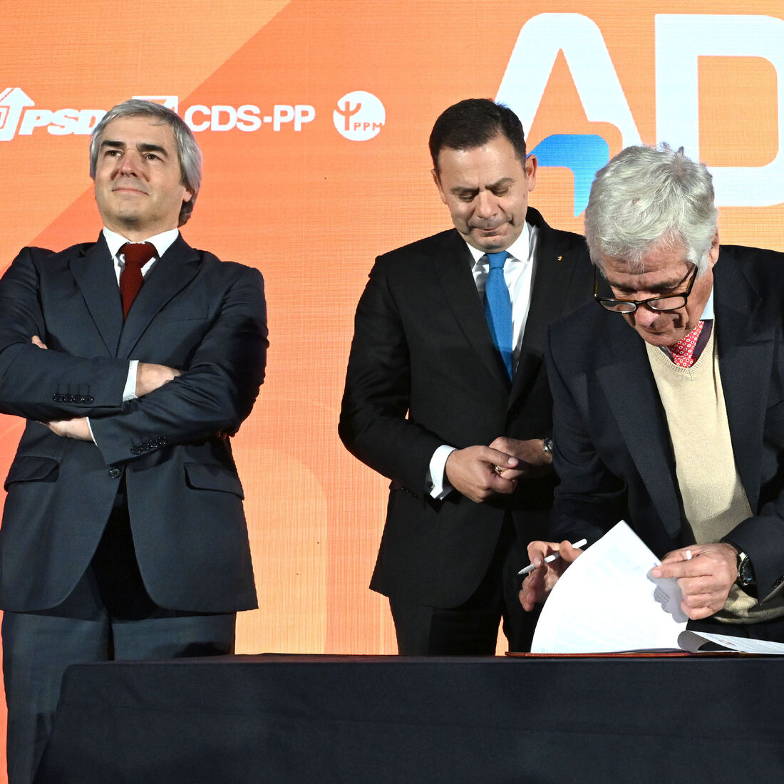 Gonçalo da Câmara Pereira, Luís Montenegro