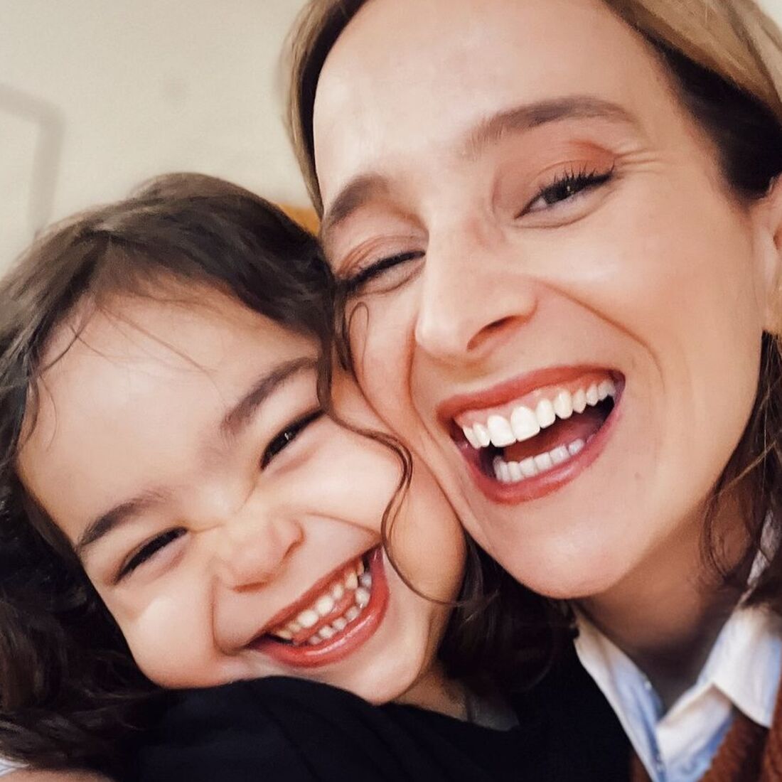 Sara Prata e a filha Amélia