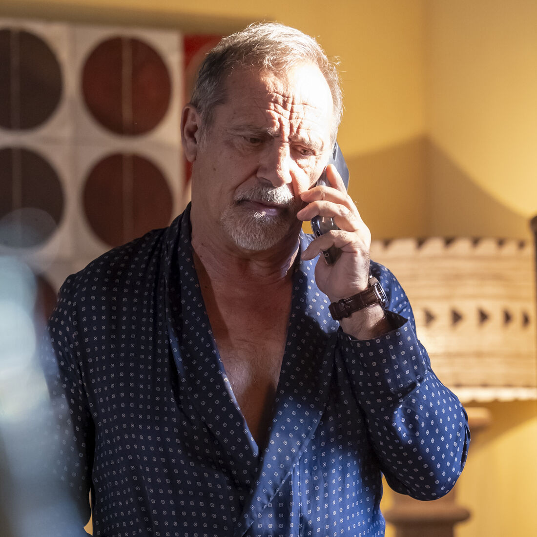 Cacau: Justino revela a regina que Cacau está em perigo