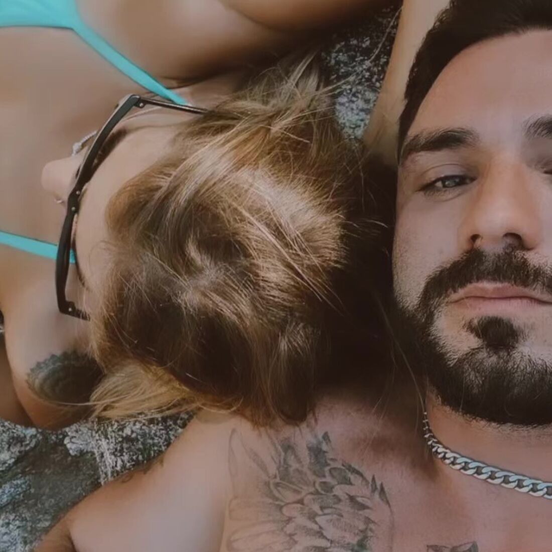 Leandro, Carolina Carvalho