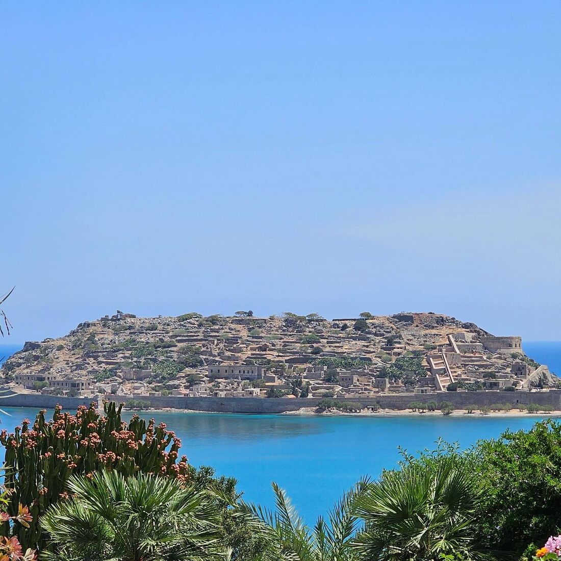 Maria Cerqueira Gomes, Grécia