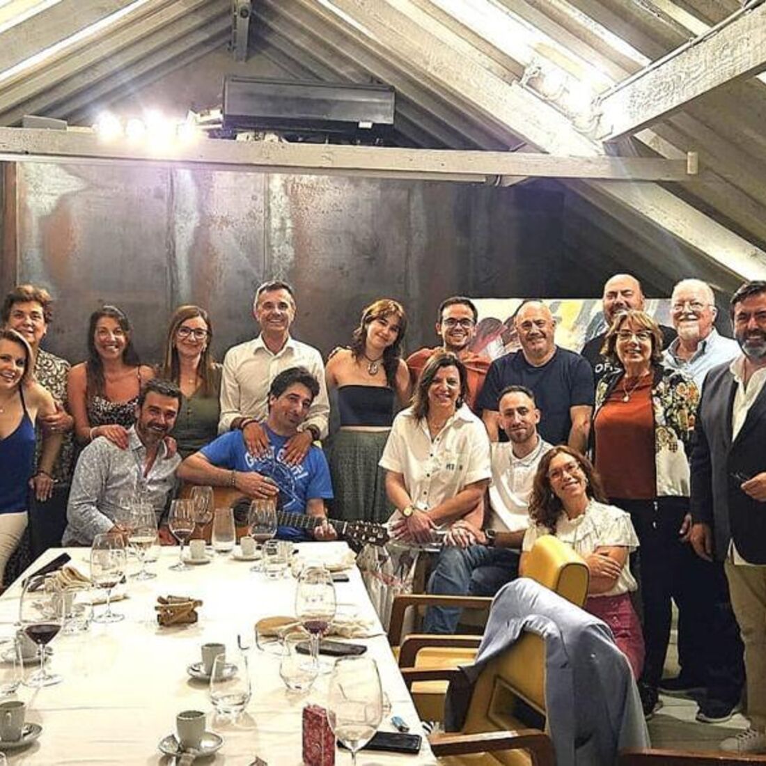 jantar de amigos onde Sandra foi apresentada.fjpg