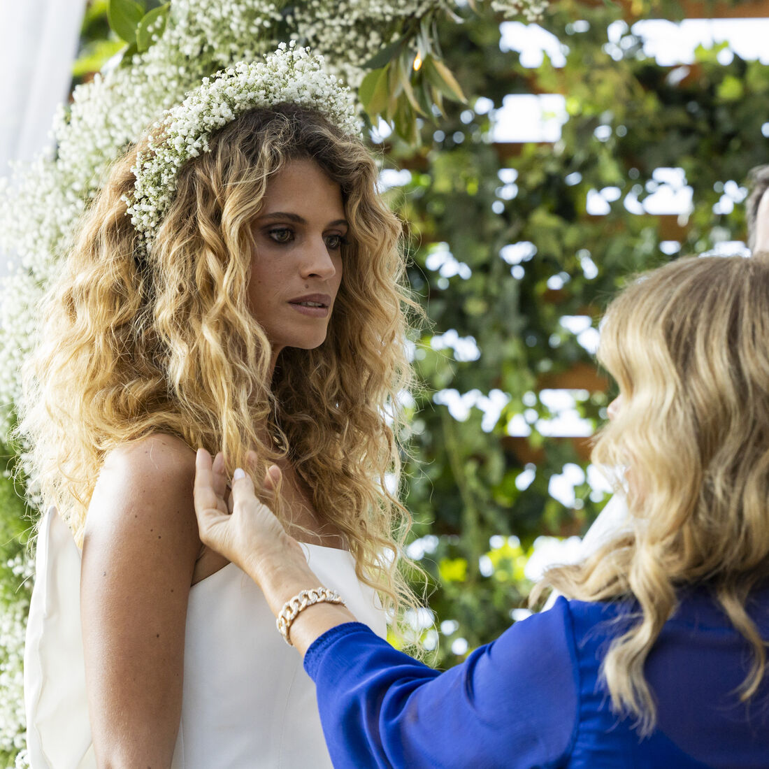 Cacau: Simone arruína o casamento de Marco e Cacau