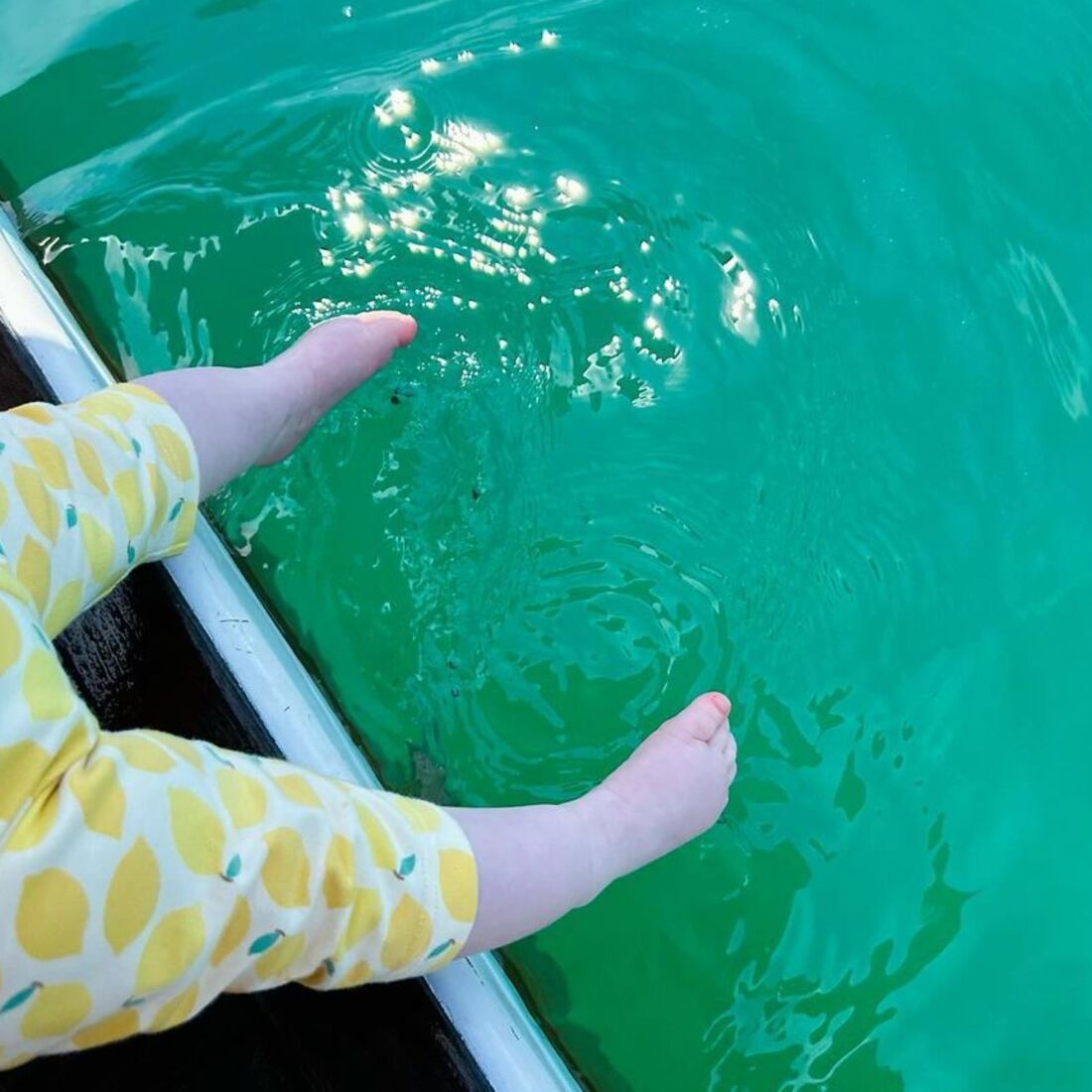 pés de filha de Matilde Breyner