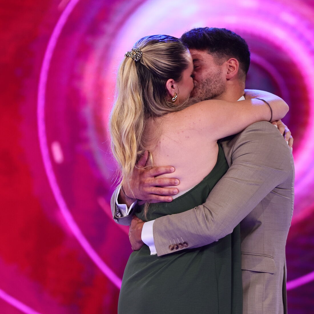 'Big Brother': João Oliveira assume namoro com Carolina