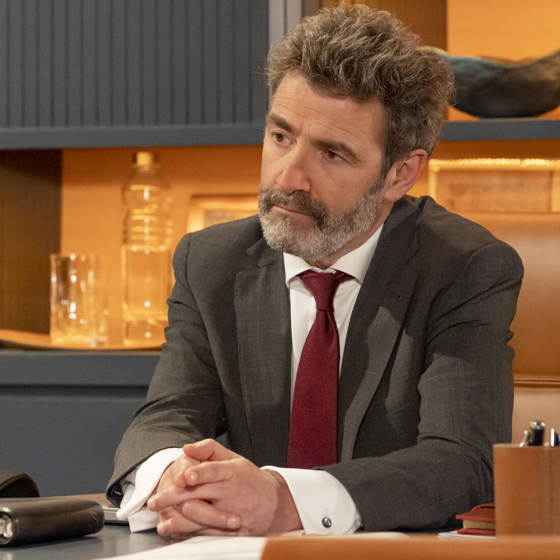 Senhora do Mar: Artur revela que Rafael vai herdar as ações de Manuel no grupo