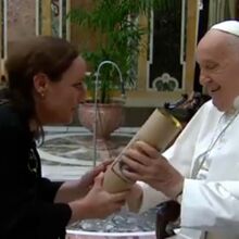 Papa Francisco recebe humoristas portugueses no Vaticano