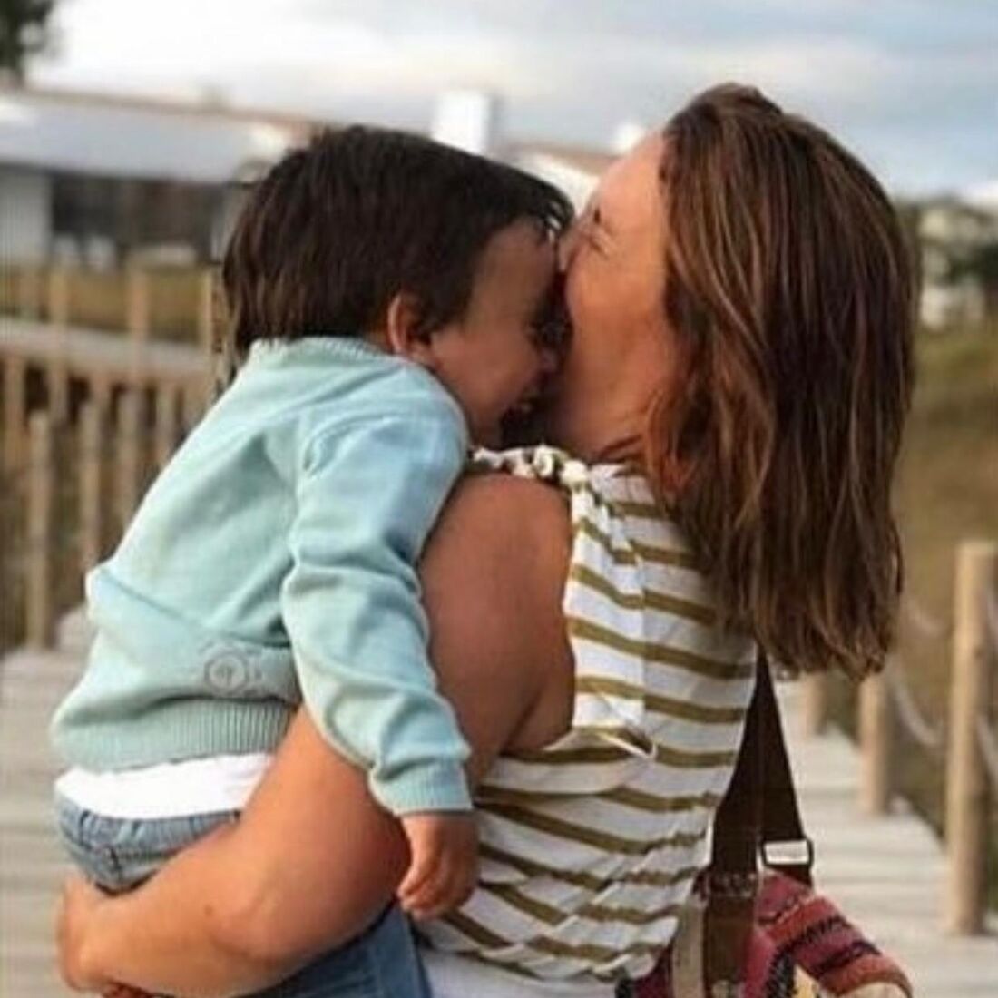 Tânia Ribas de Oliveira e filho Pedro