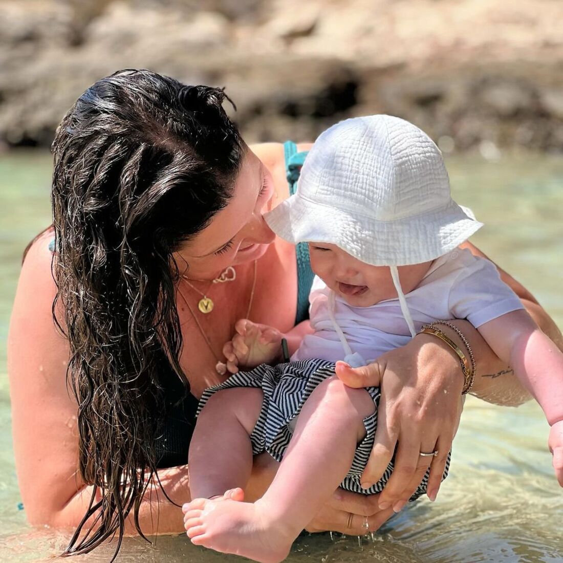 Maria Botelho Moniz e filho