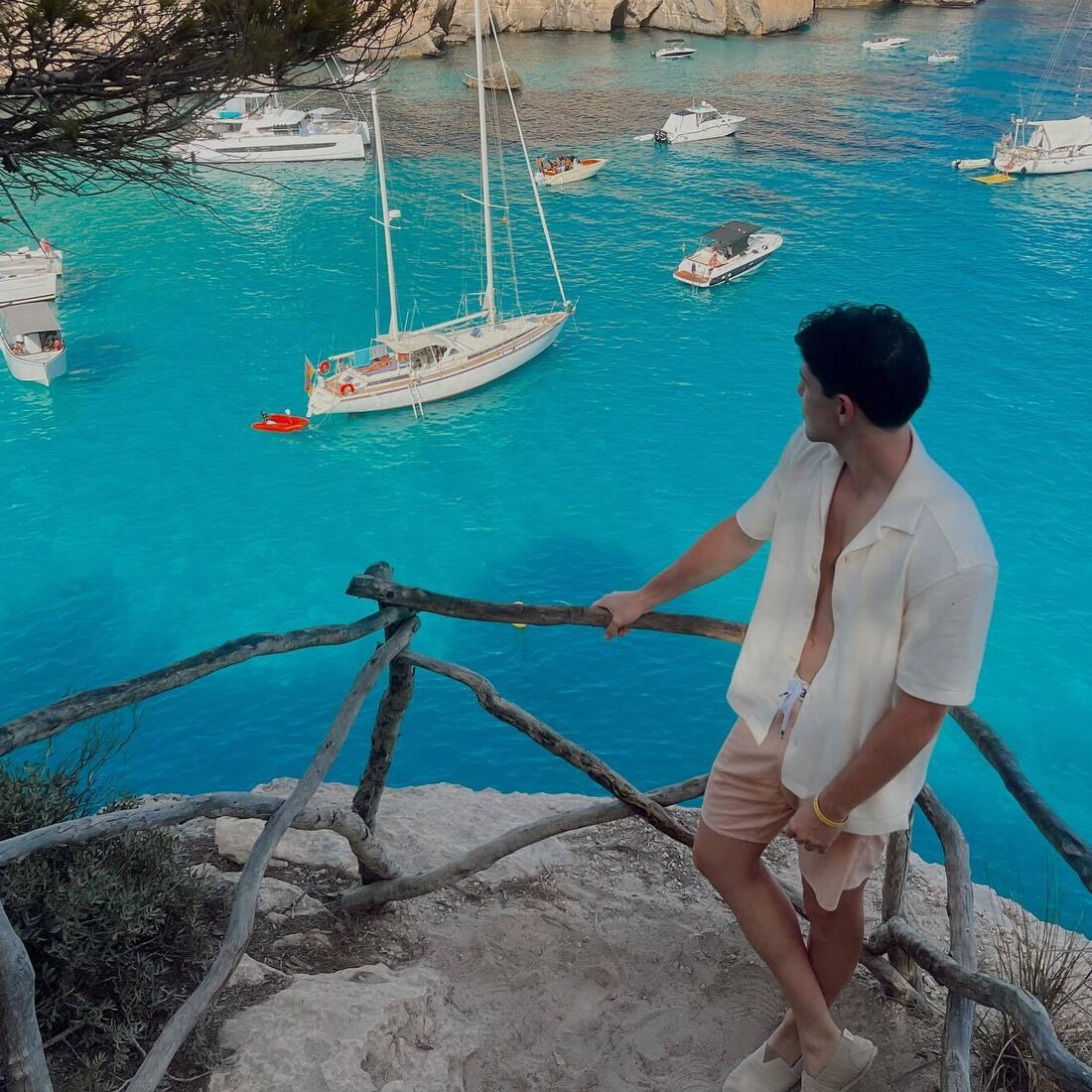 Mariana Sabrosa, Hugo Costa, férias