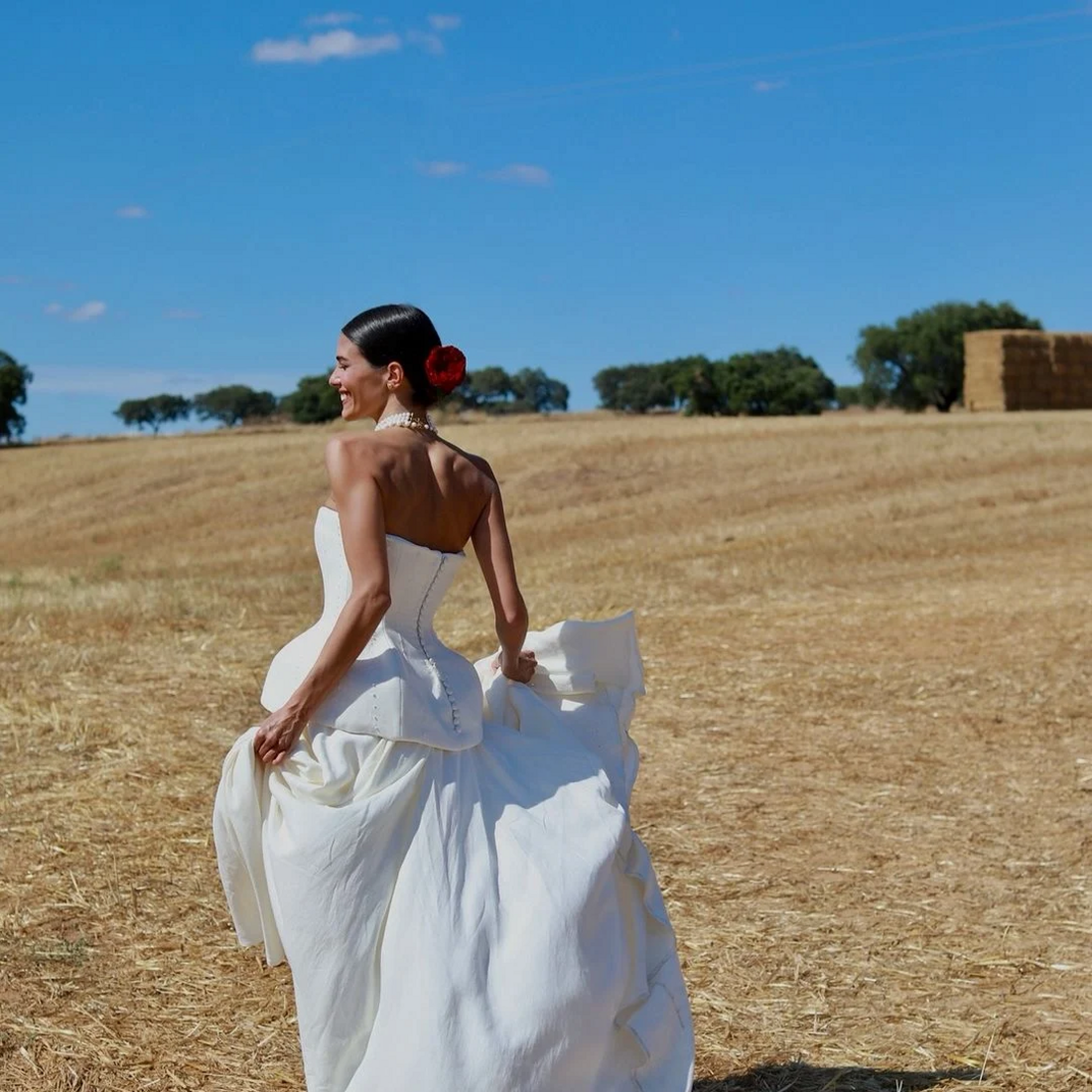 Isabela Valadeiro, Carlos Ferra