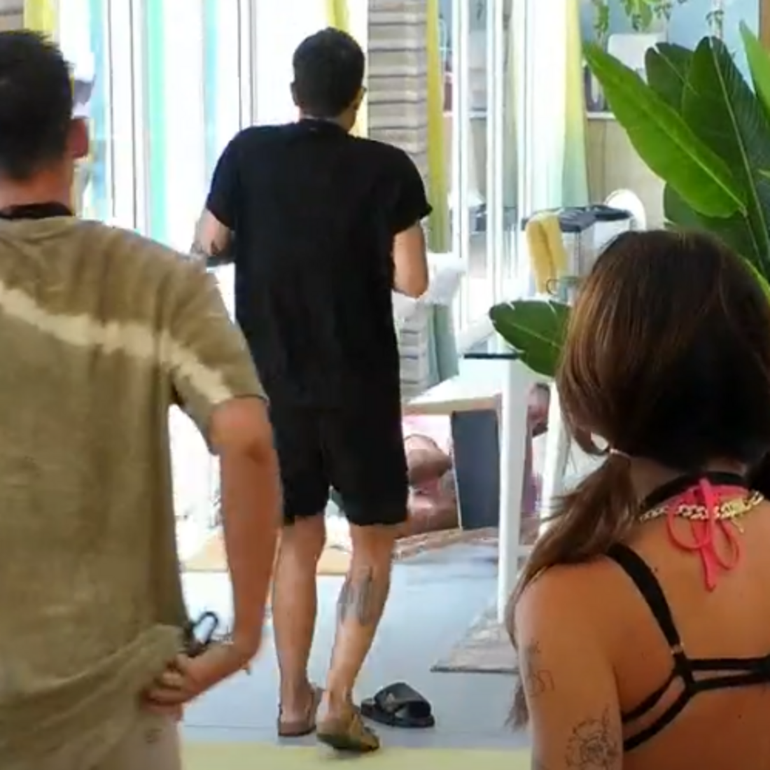 David Diamond, Mafalda Diamond, Beatriz Prates, Dilema