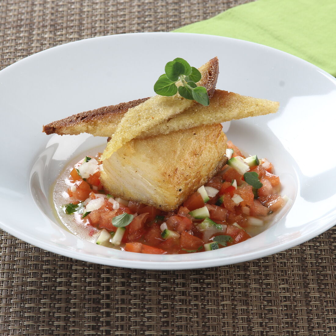 Bacalhau Frito com Gaspacho