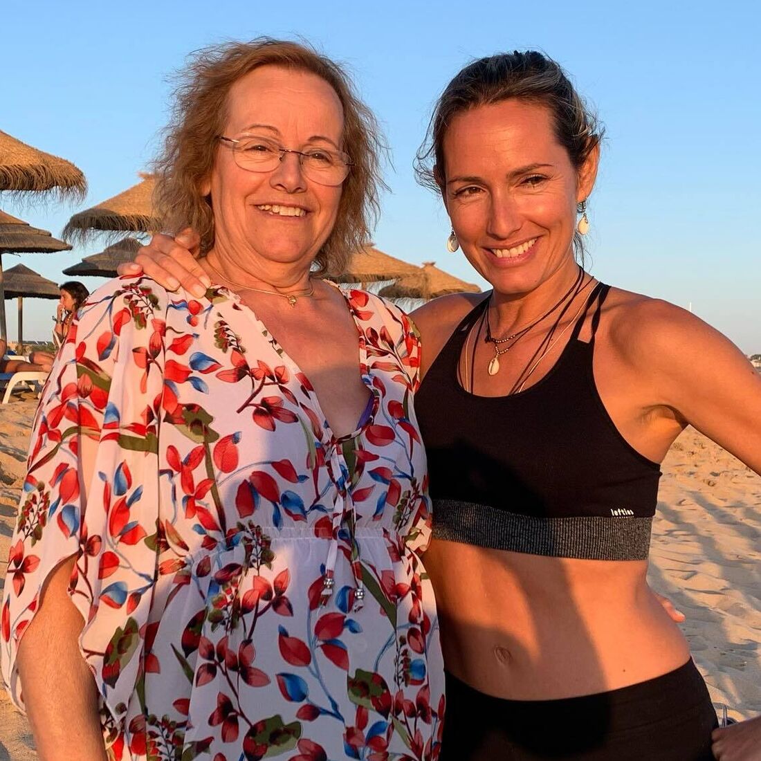 Fernanda Serrano, mãe, família