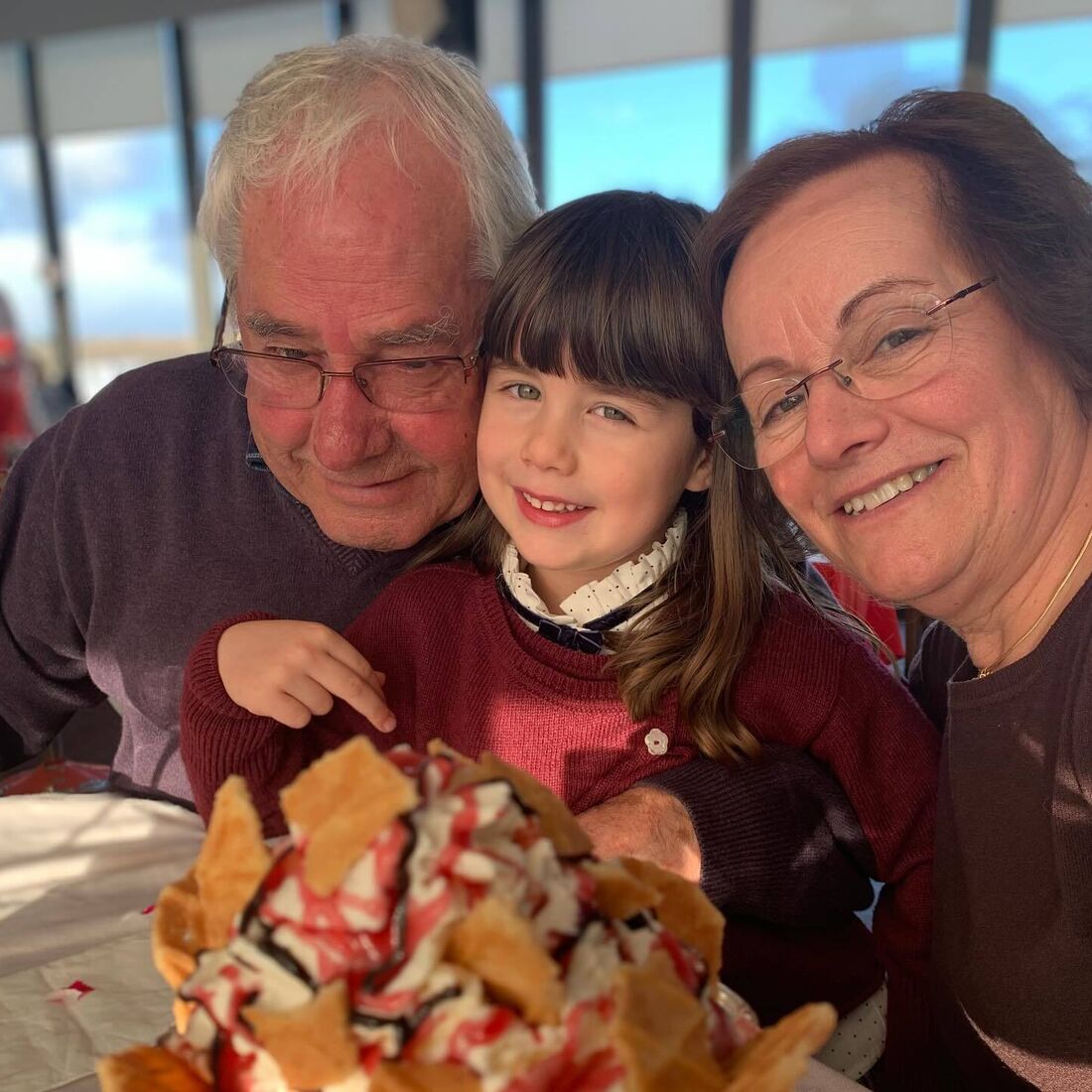 Fernanda Serrano, mãe, família