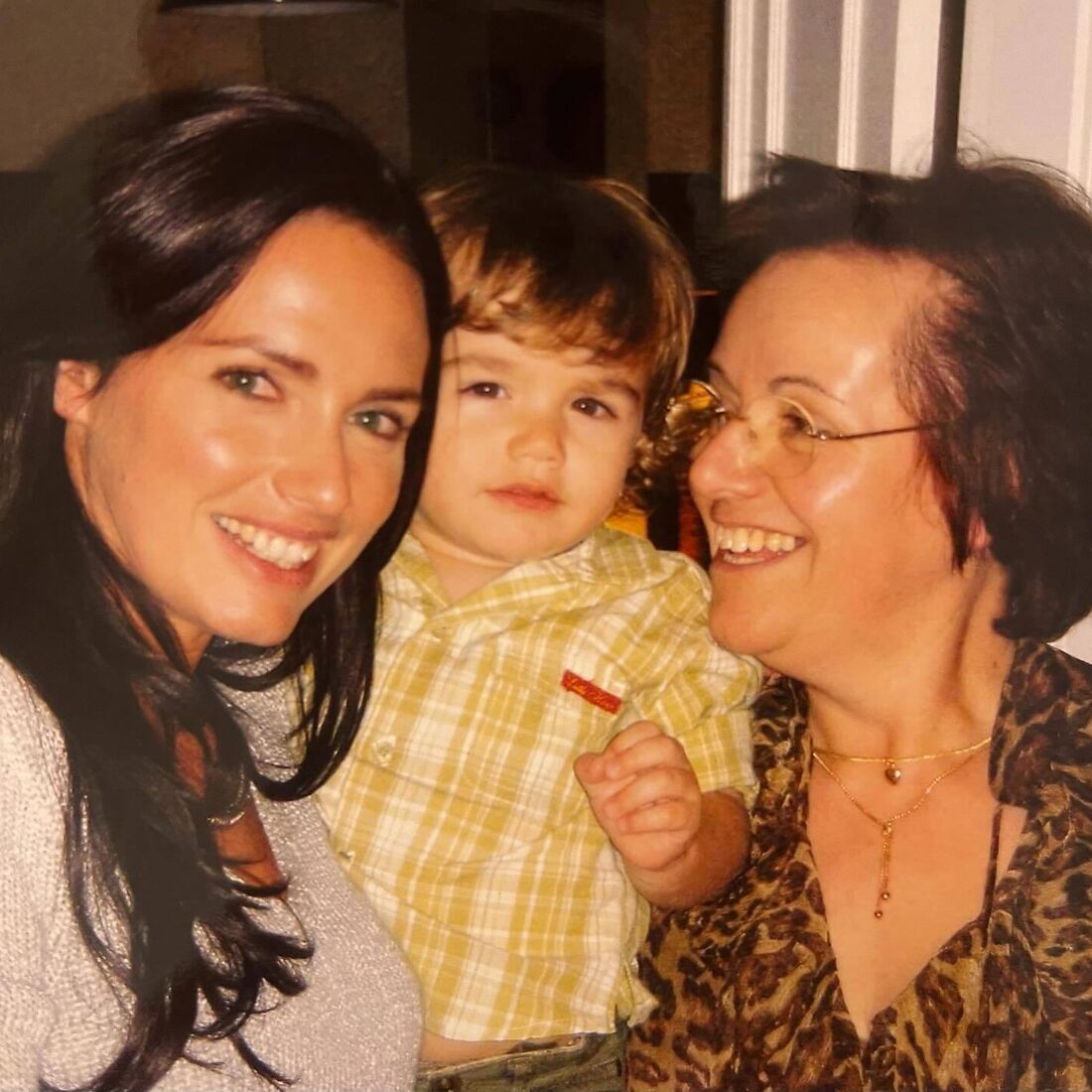 Fernanda Serrano, mãe, família