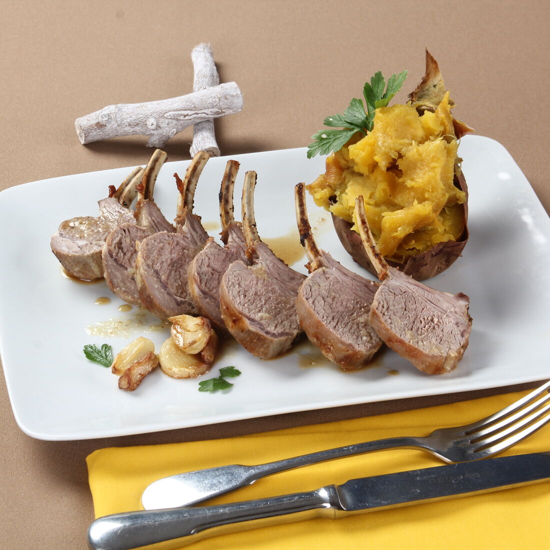 Costeletas Borrego com Batata Doce