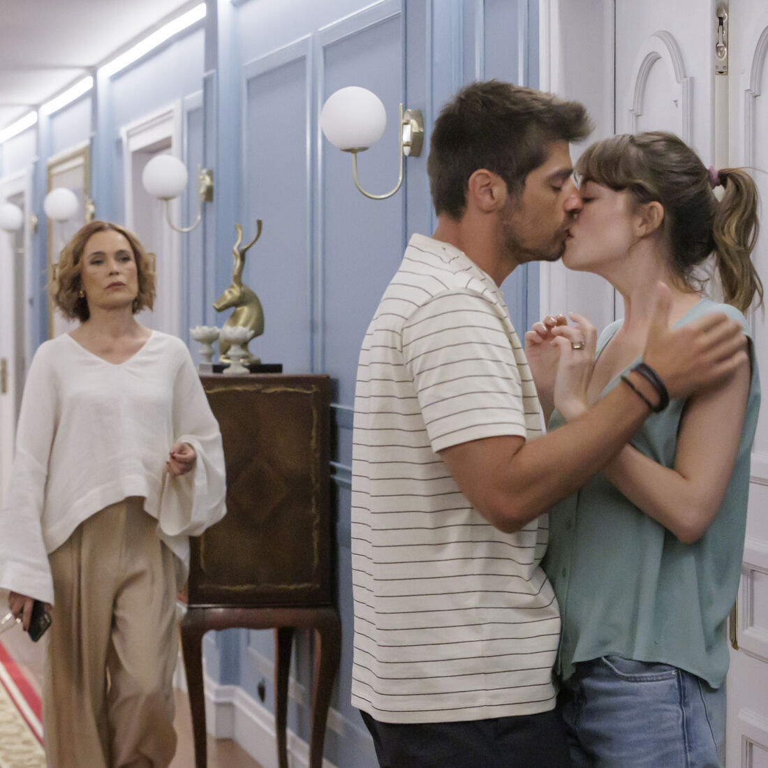 A Promessa': Victoria Guerra, Lourenço Ortigão, Ana Padrão