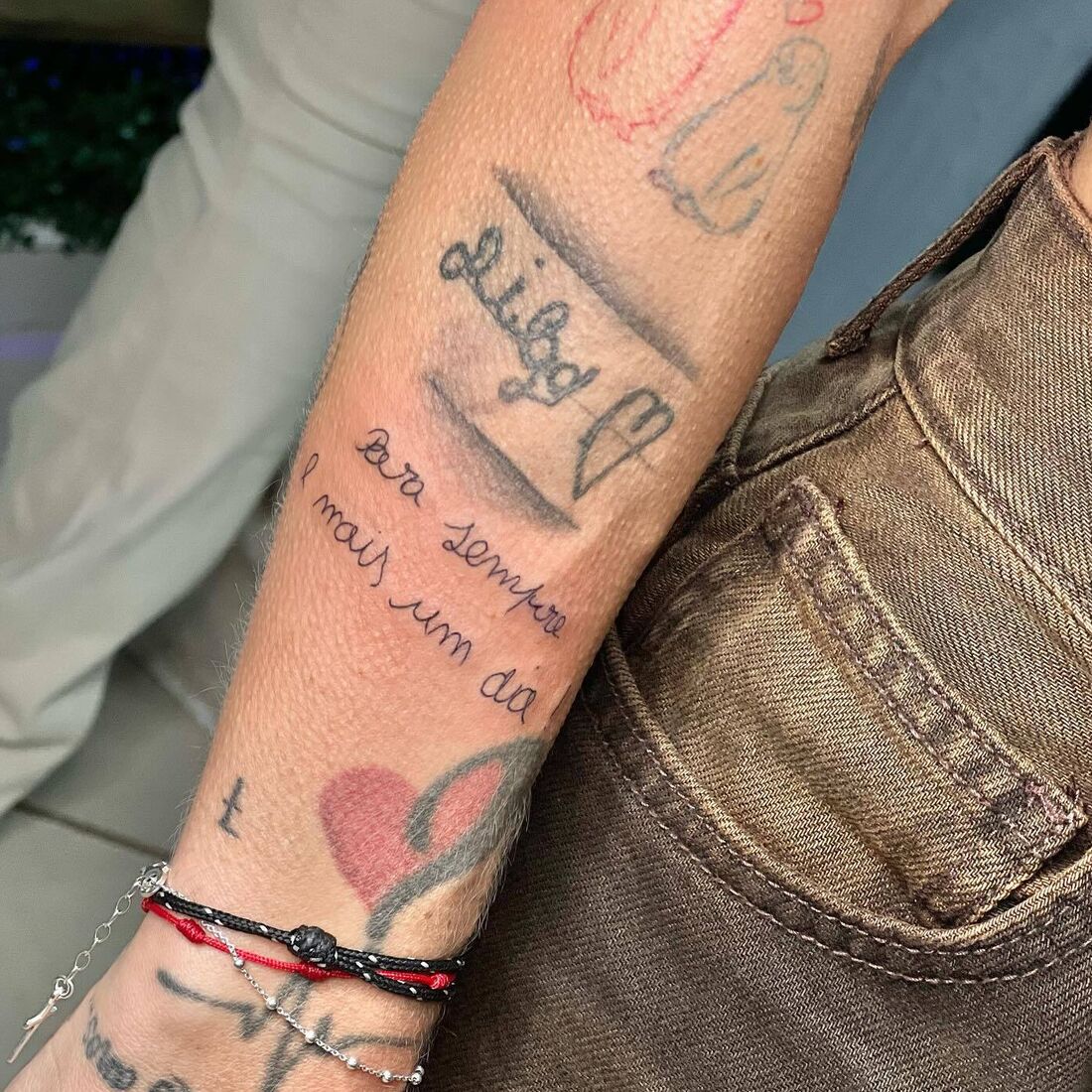Fanny, irmã, tatuagens