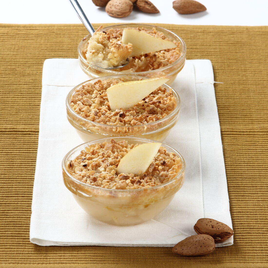 Crumble de Pera com Amêndoa