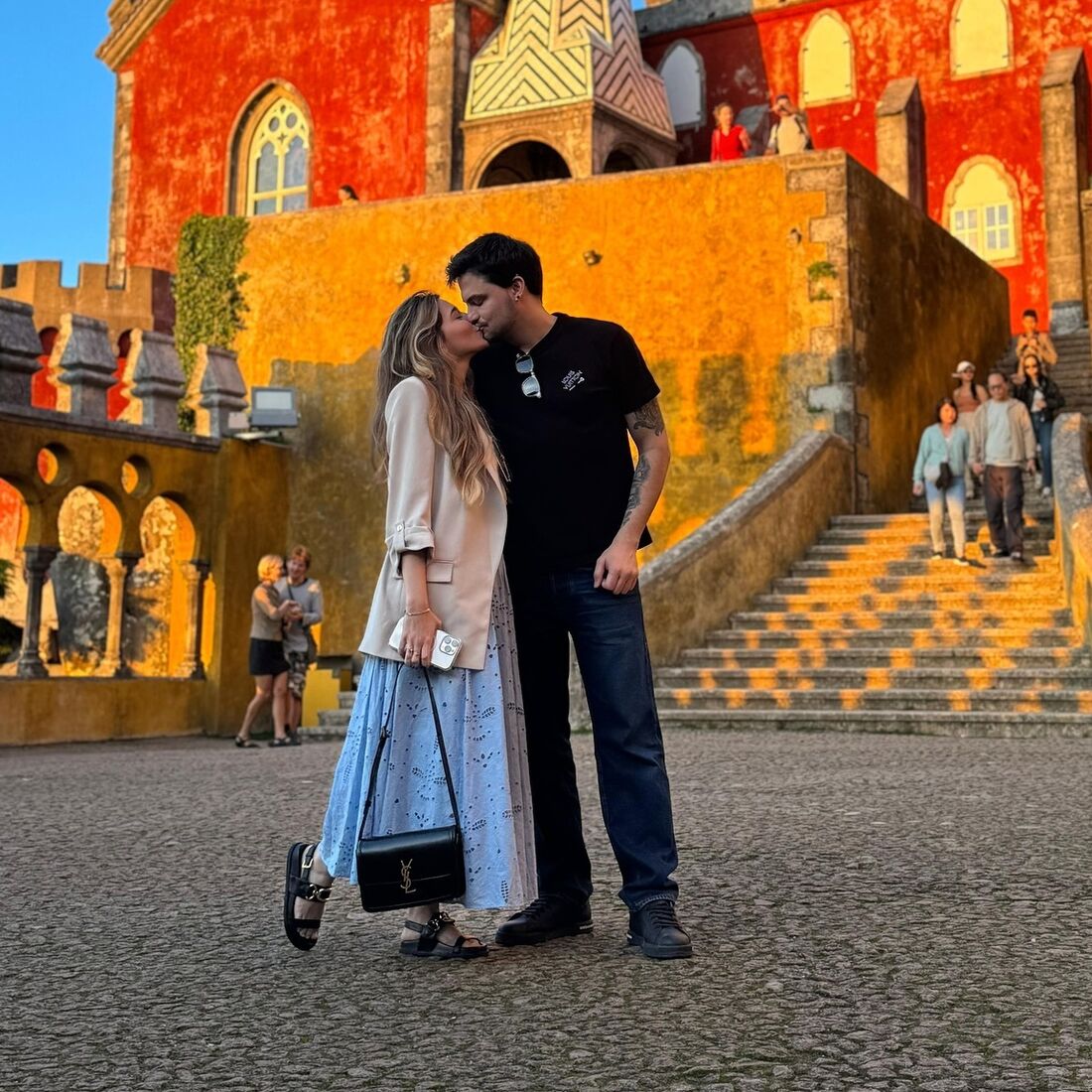 Felipe Neto, Juliane Gonçalves