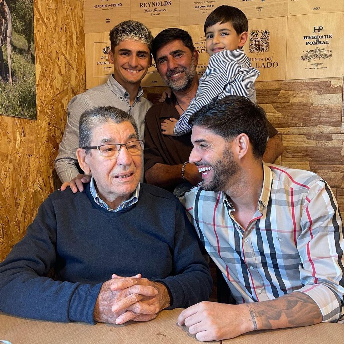 Gonçalo Quinaz e família