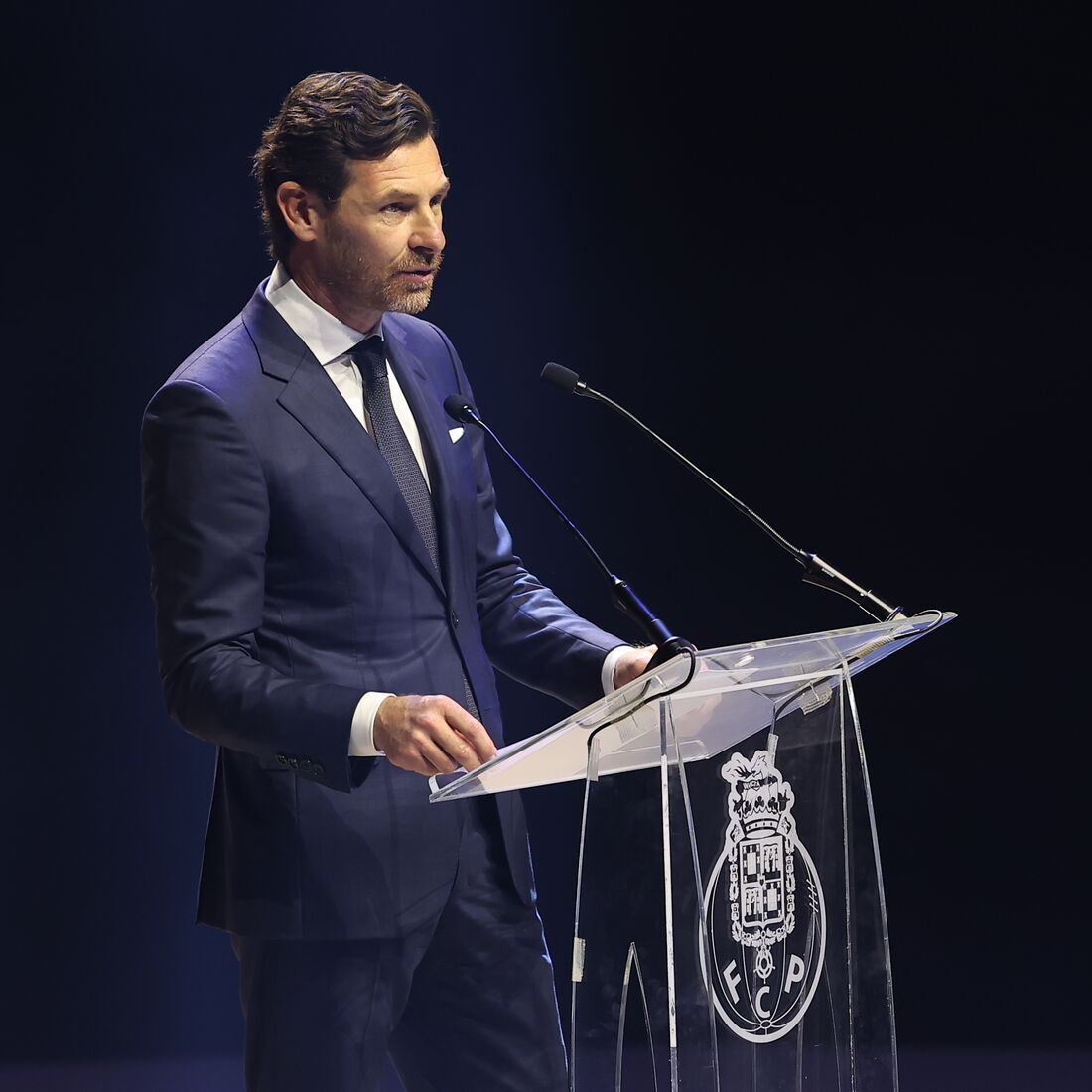 André Villas-Boas, Dragões de Ouro