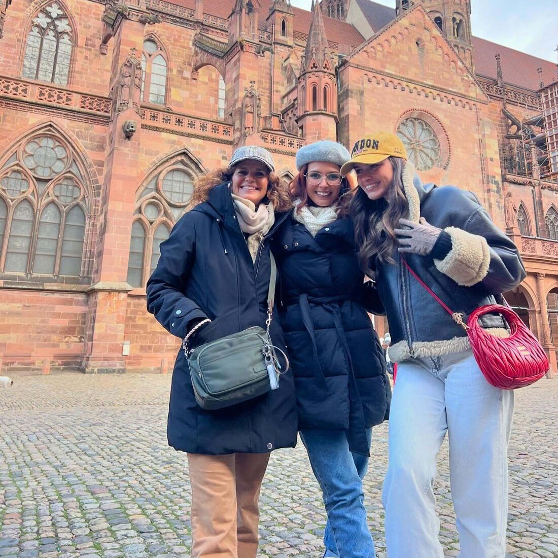 Luisinha Oliveira, Beatriz Barosa, mãe Raquel Barosa, viagem de Natal
