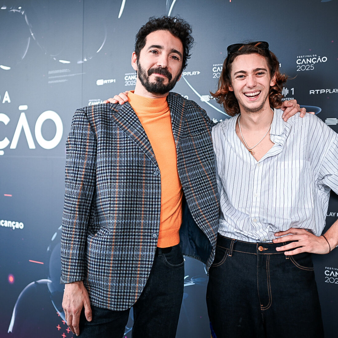 Du Nothin (à dir.) com Beato (compositor do tema)