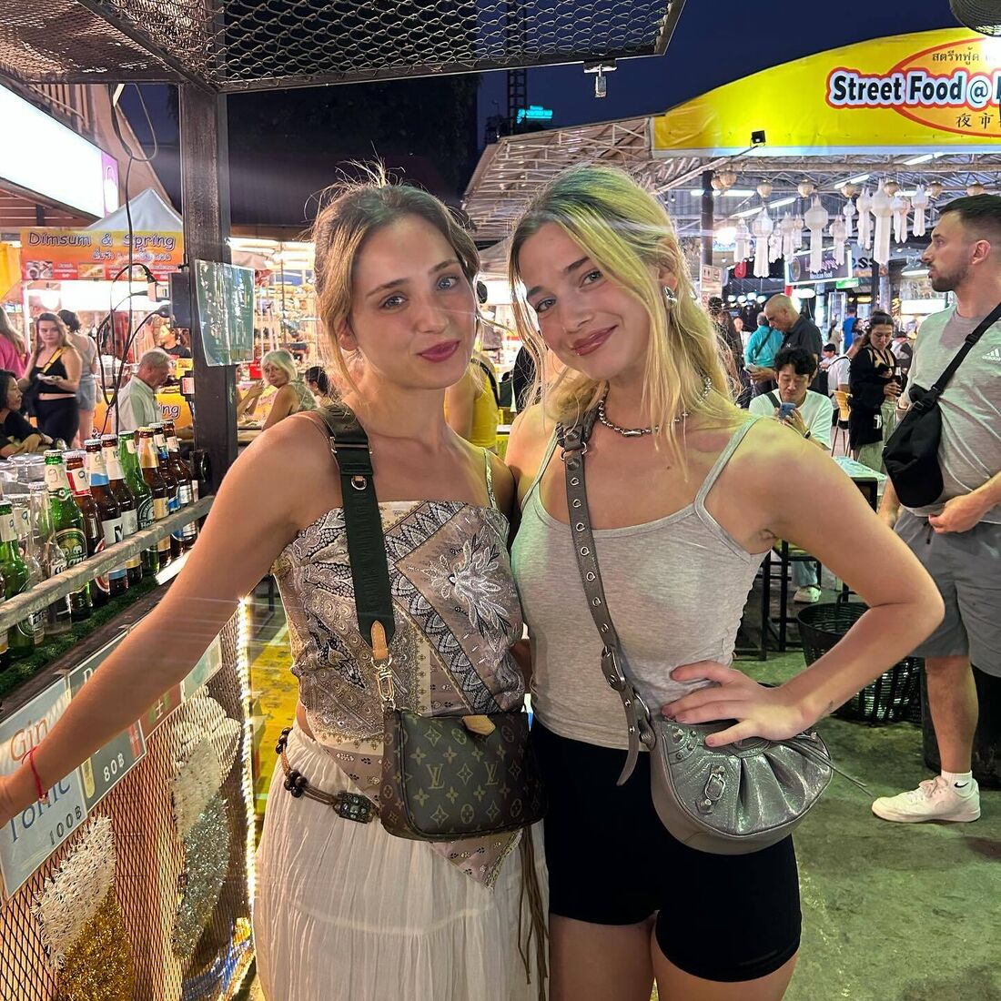 As irmãs Bruna de Magalhães e Paula de Magalhães