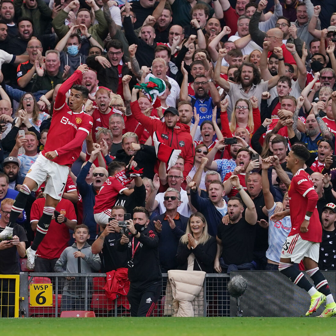 Cristiano Ronaldo, primeiro jogo na segunda passagem pelo Manchester United com 2 golos contra o Newcastle