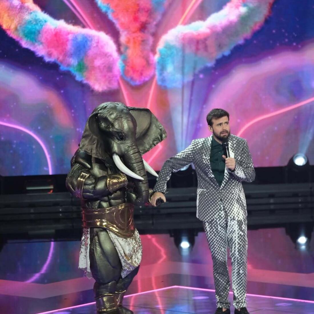 Elefante, João Manzarra, A Máscara