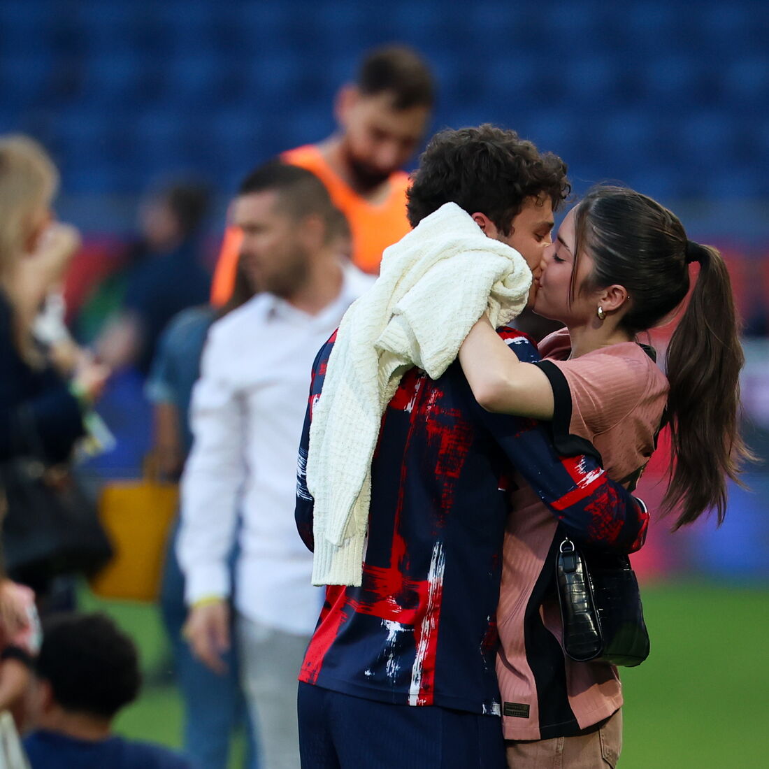 João Neves, Madalena Aragão