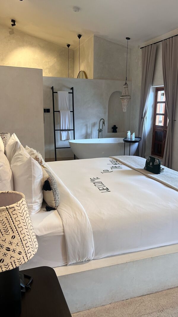 Neela Collection, Zanzibar