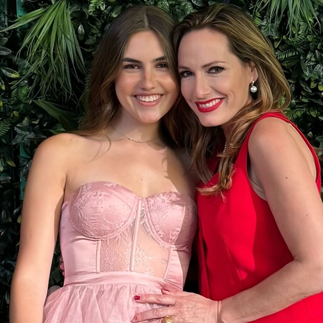 Fernanda Serrano, Laura