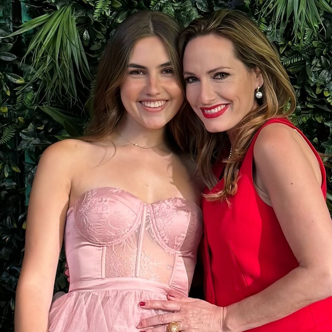 Fernanda Serrano, Laura