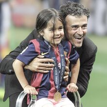 Arrepiante: a homenagem dos adeptos do PSG a Xana, a falecida filha de Luis Enrique