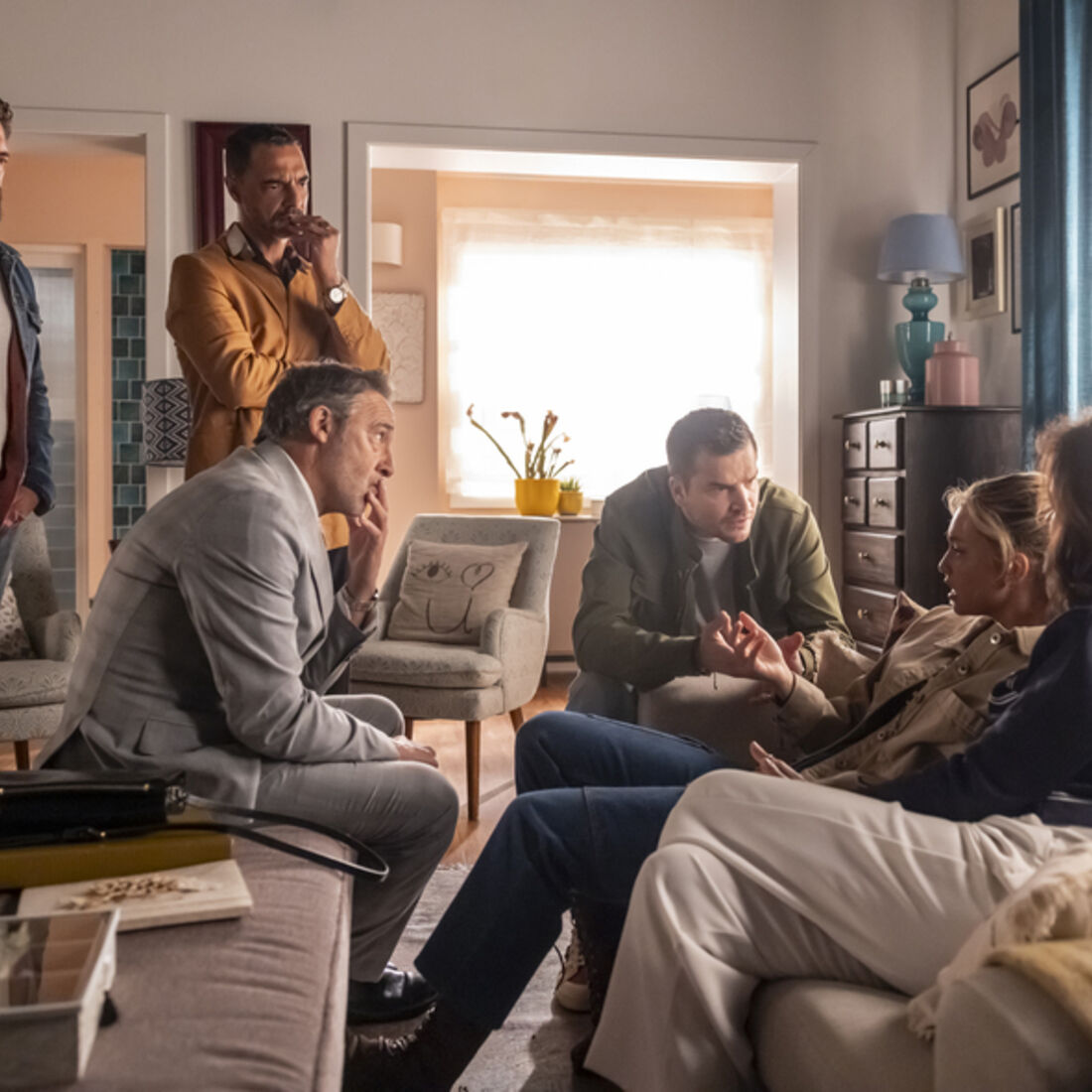 Joel paga o resgate e salva Eva dos raptores em 'A Fazenda'