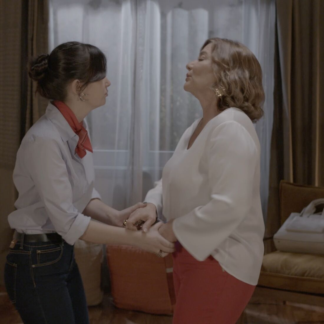 Em 'A Protegida', Anita é internada após ser obrigada por Hector