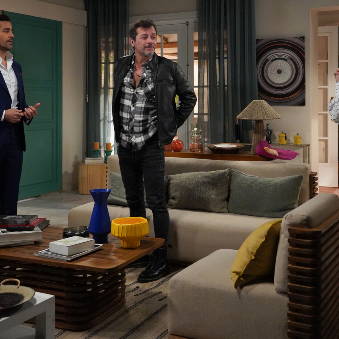 Vicente suborna Otávio em 'A Herança' para avançar com o casamento com Sofia