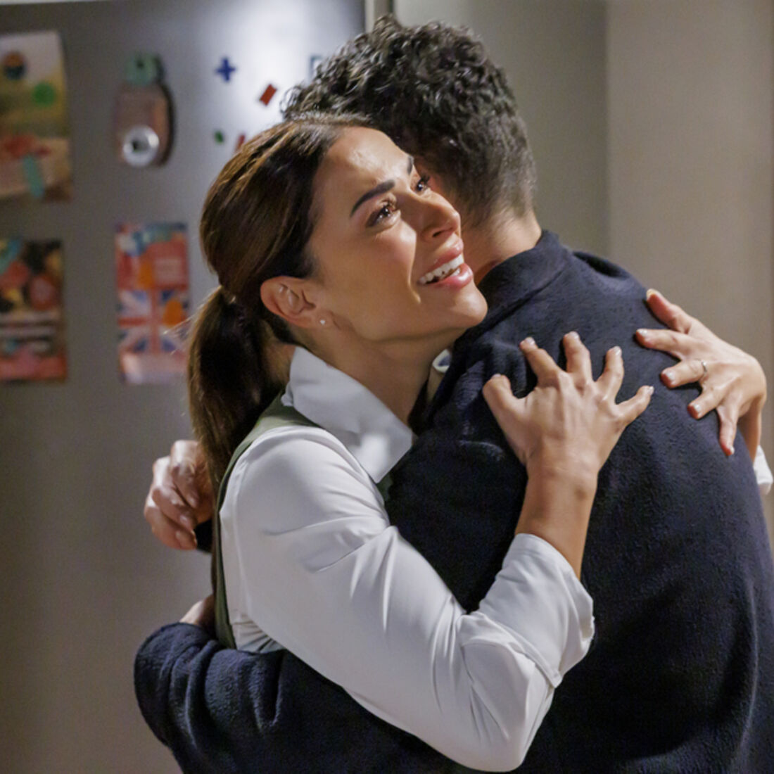 Pedro sai da cadeia e Inês recebe pedido para reatar o casamento