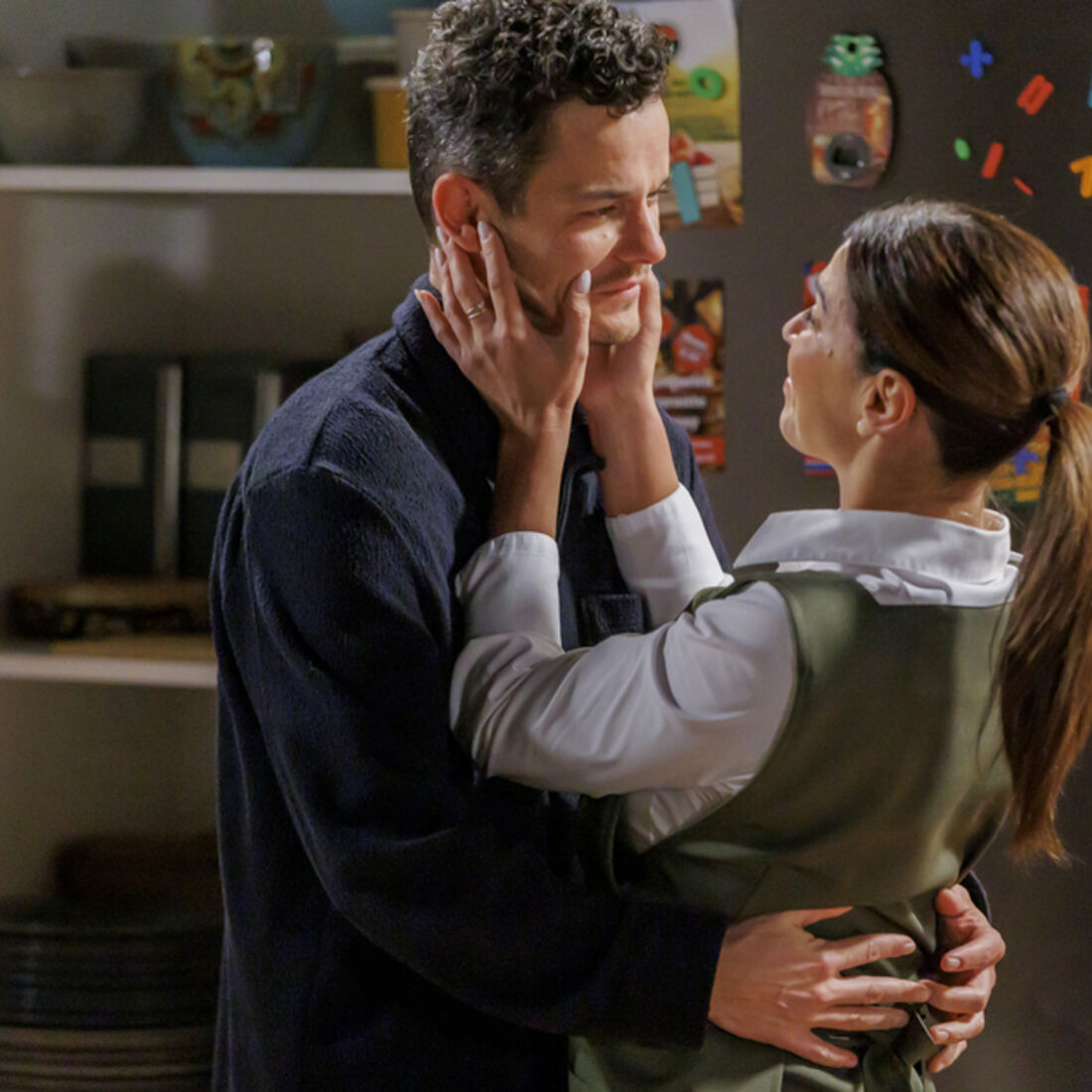 Pedro sai da cadeia e pede a Inês em casamento na série A Herança