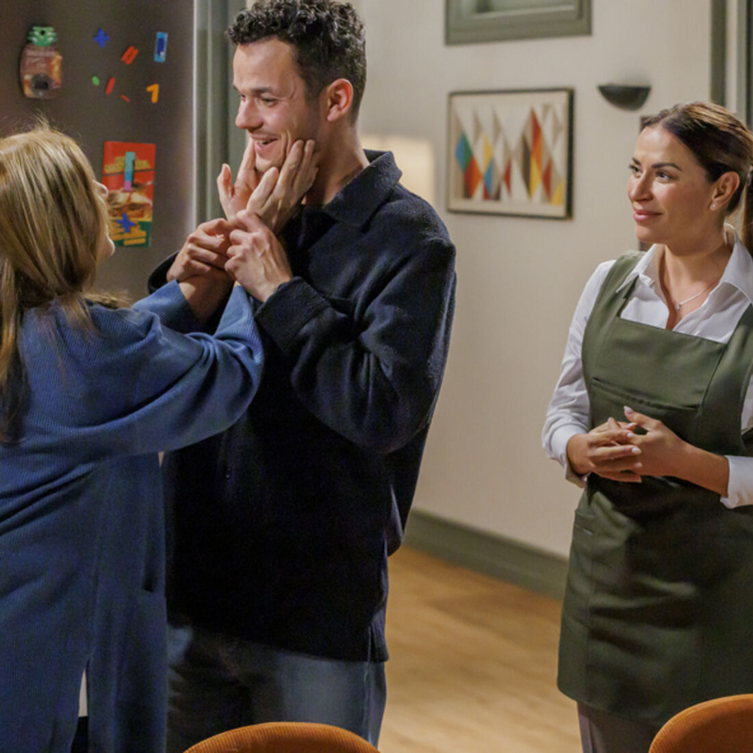 Pedro sai da cadeia, pede a Inês para reatarem o casamento