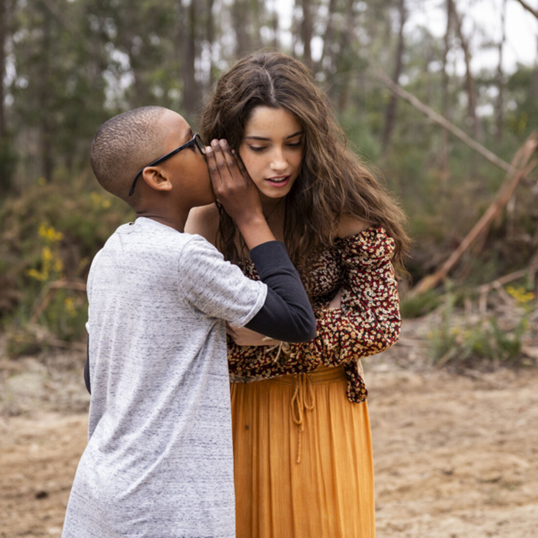 Eva regressa a Angola e descobre o namoro de Talu com Zuri