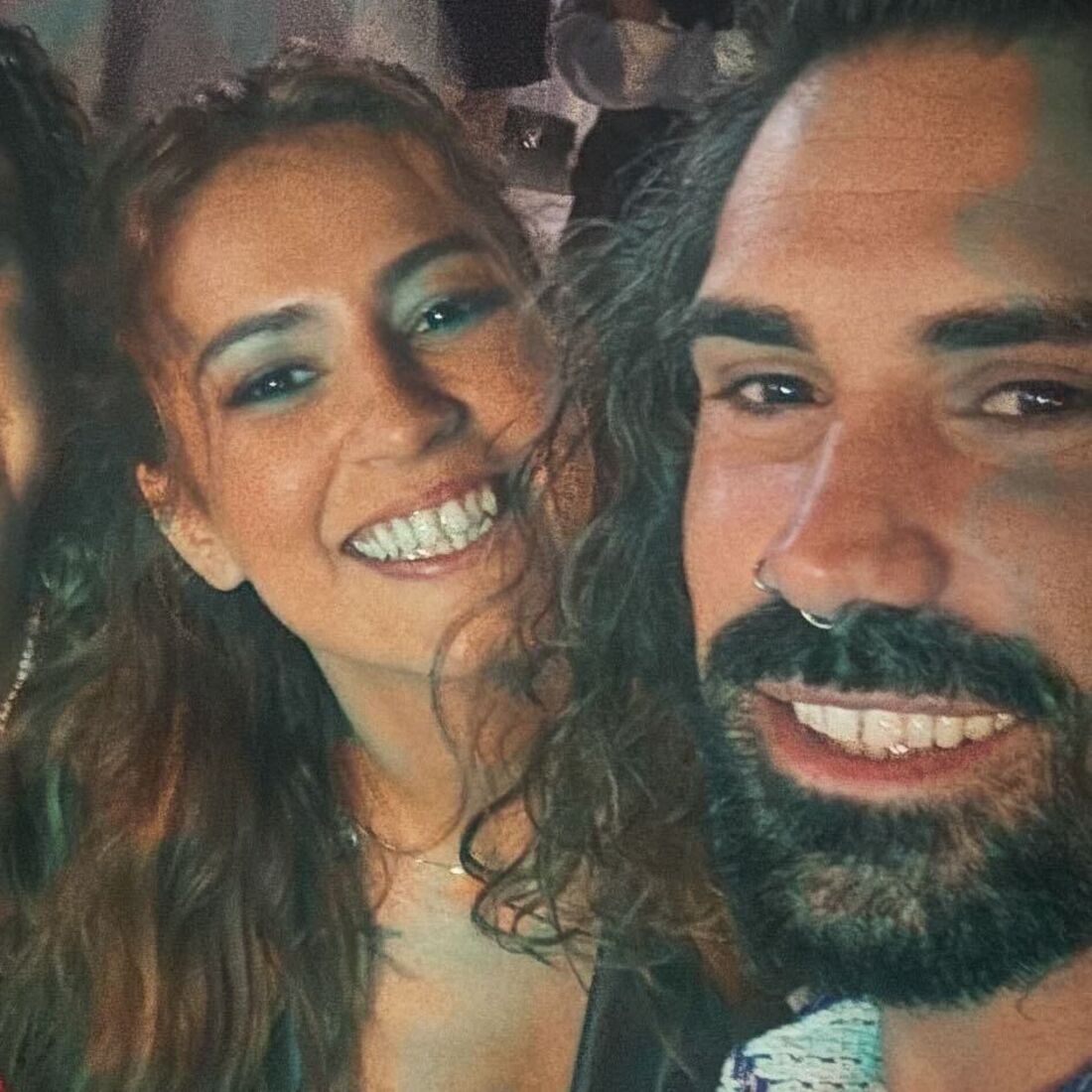 Dinis Almeida e Solange Tavares juntos, com rumores de romance após o Big Brother.
