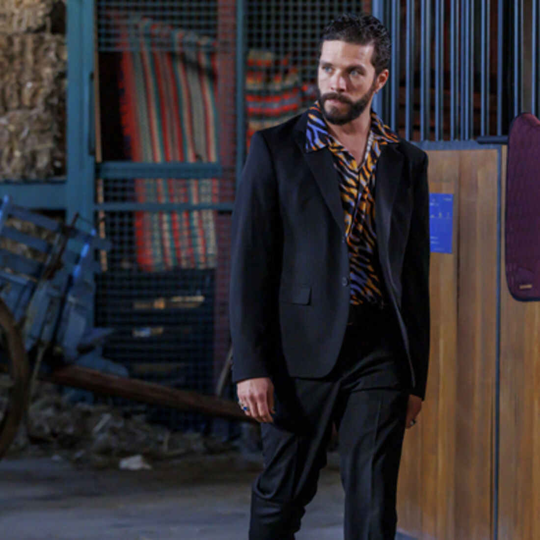 Heitor obriga Pedro a escolher quem matar: Inês ou o filho, Luís, em 'A Herança'