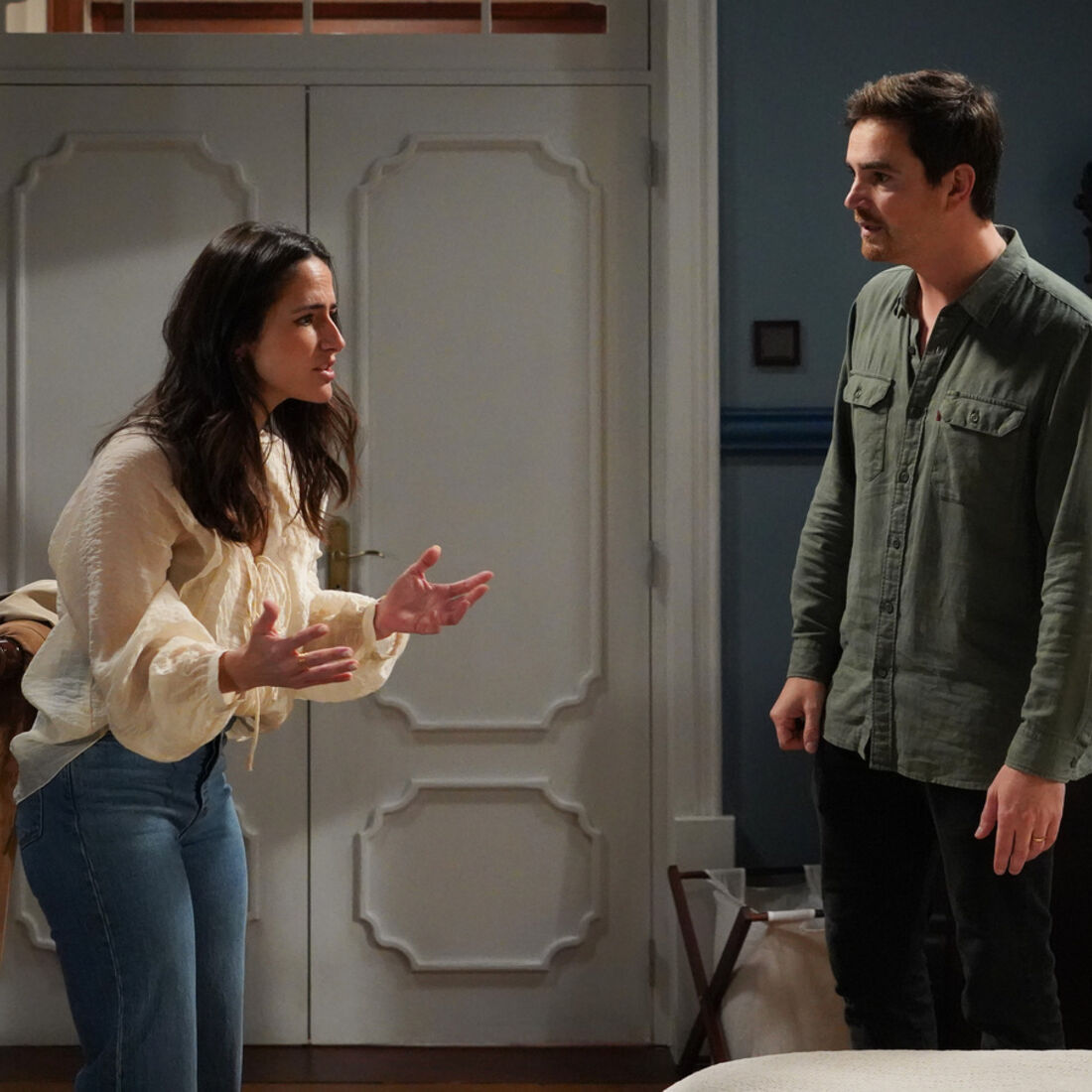 Discussão tensa entre Marta e Rafael sobre o vício e as suas consequências em A Herança