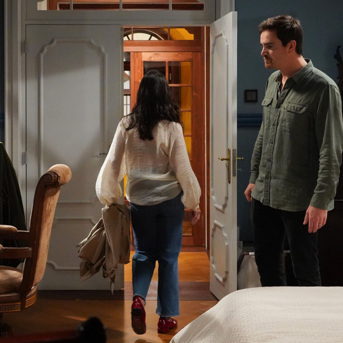 Marta confronta Rafael sobre o vício, levando a tensão na sala com Brígida e Sofia