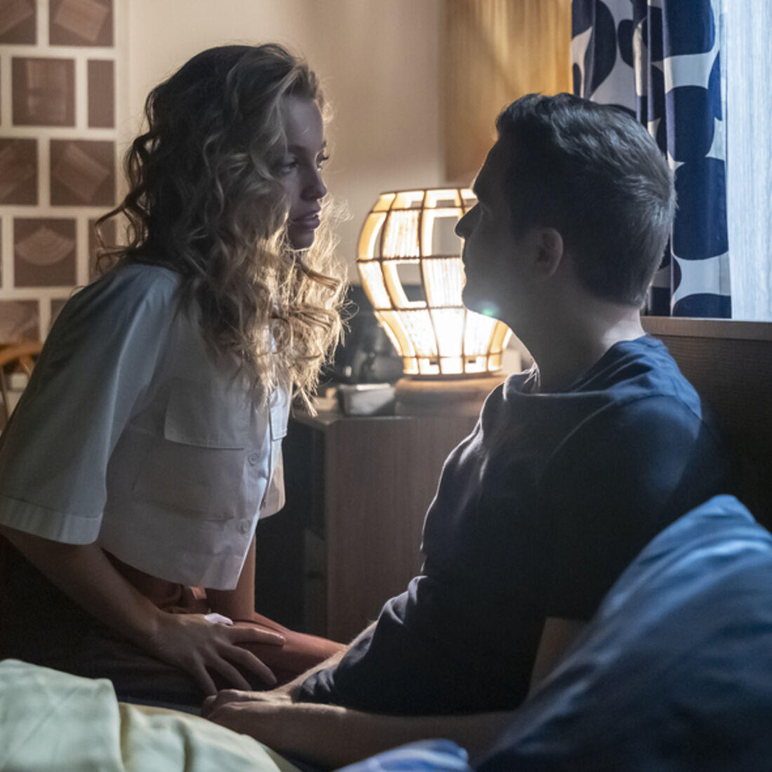 Eva assume namoro com Joel após desilusão amorosa em Angola