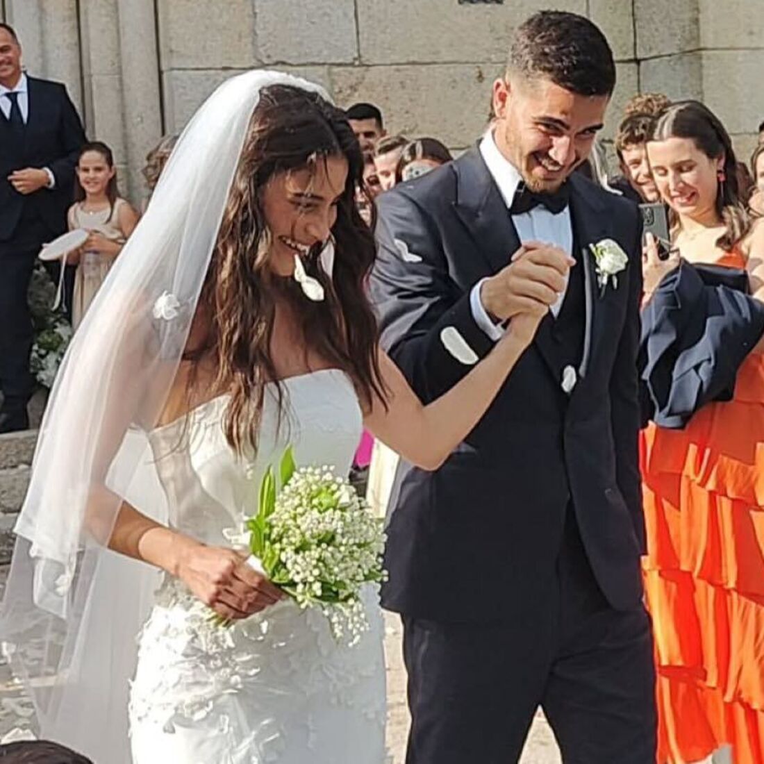 Casamento de Maria Rodrigues e Sandro Silva numa igreja
